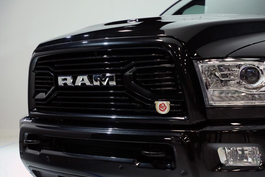 Логотип Dodge Ram 2500 Limited Crew Cab Kentucky Derby 2017 года  (фото 4 из 4)